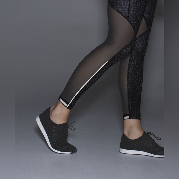 🍋Lululemon Running In The City 7/8 Tight *Full-On Luxtreme - Picture 8 of 14